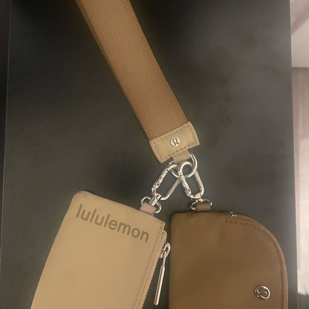 Lululemon Duel pouch wristlet